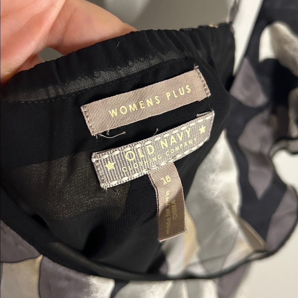 Old Navy Women's Plus Black and Gray 100% Silk Dress Dress - Picture 3 of 8